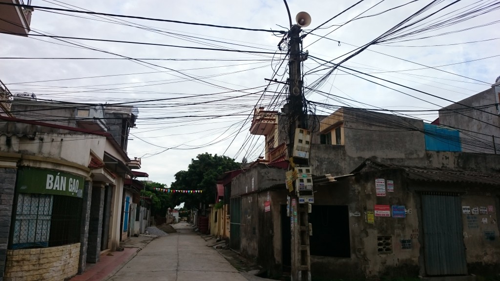 Elektricke slopy ve Vietnamu. Respekt elektrikarum, jestli se vyznaji.